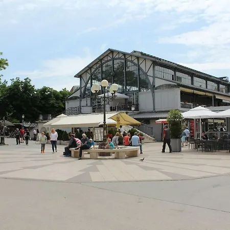 Spot On Pula Base *